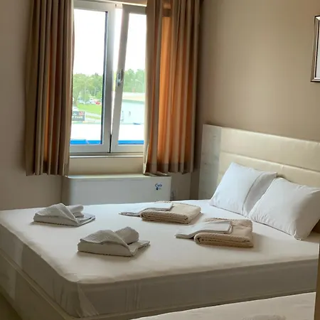 Apartmanhotel Kristal Garni 3*